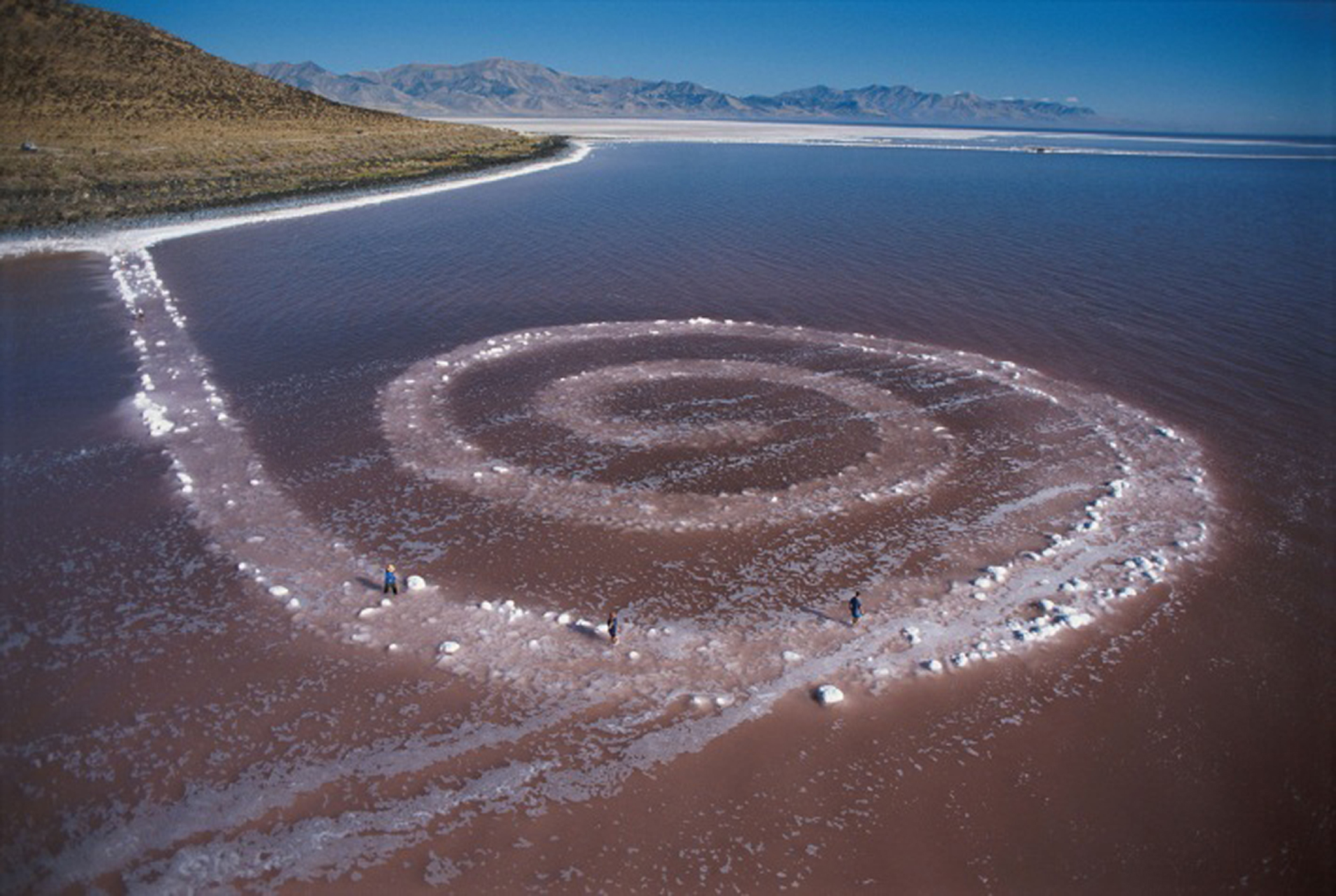 Robert Smithson, the Spiral Jetty, 1970. Long-term installation in Rozel Point, Box Elder  County, Utah. Collection Dia Art Foundation, New York.