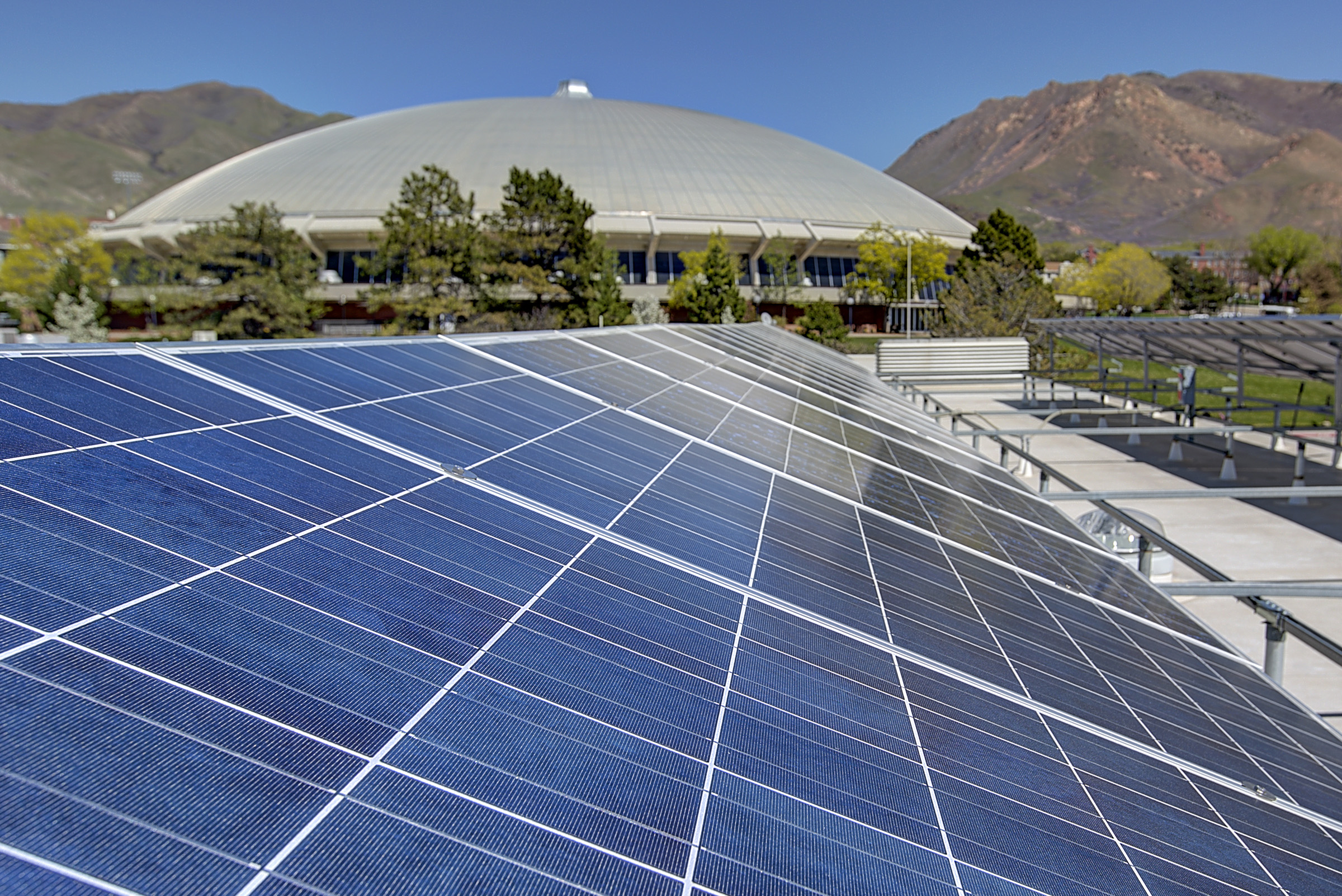 The University of Utah is the first university in the country to sponsor a community solar program. The program offers U community members the opportunity to purchase discounted rooftop solar panels and installation for their homes.